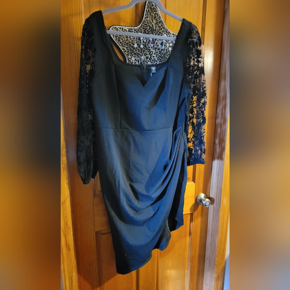 Shein black 2xl body con dress with slit and lace sleeves. Mock sweetheart neck
